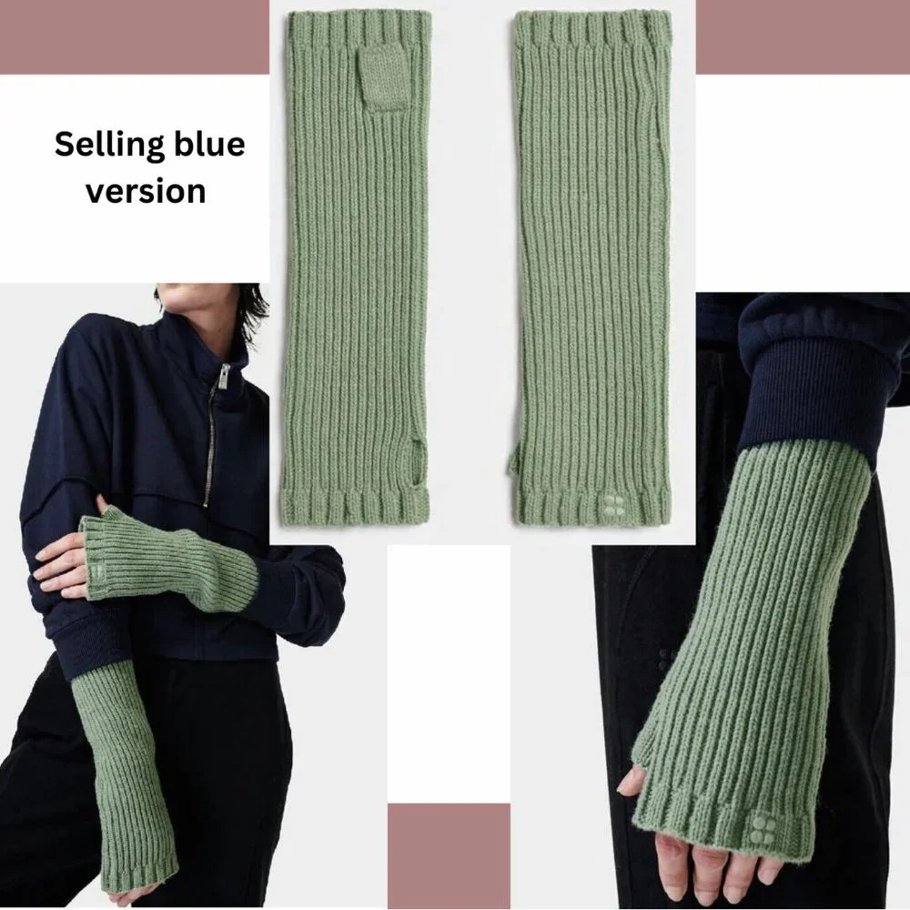 NWT Sweaty Betty Soft‎ Rib Fingerless Mittens Gloves in Dusk Blue
